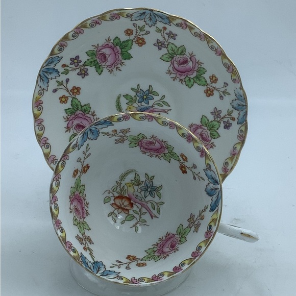Vintage Tuscan English Bone China Flowers and Bird Teacup and Saucer - Picture 1 of 11